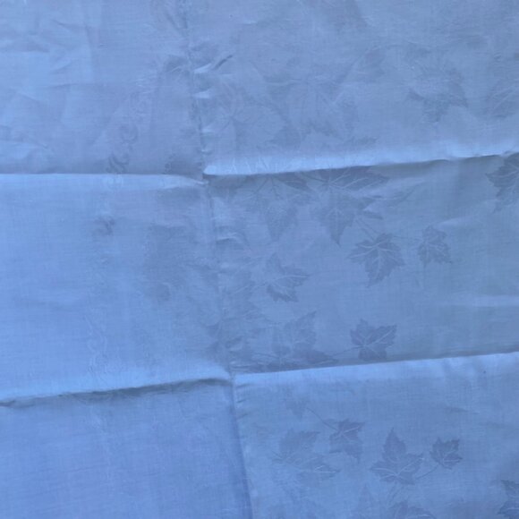 Vintage Bright White Subtle Floral Pattern Classic Tablecloth 85x76" - Picture 9 of 12